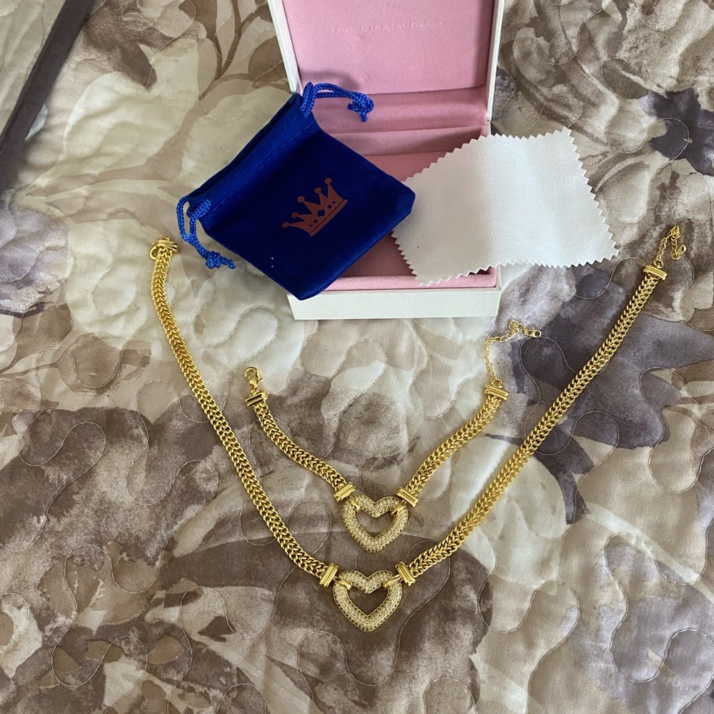 Heart pendant jewelry set (Necklace and bracelet) - Picture 2 of 5